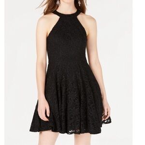 Junior / Women’s Black sleeveless halter party dress